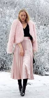 10 Stunning Wedding Guest Dresses For A Beautiful Look Wedding Guest D Winter Hochzeit Kleidung Hochzeitsgast Kleidung Winterhochzeit Gast Outfits