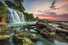 Air terjun semirang ungaran yang sejuk. Memotret Air Terjun Selembut Kapas Balipost Com