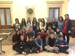 Un presidio davanti la scuola, un'assemblea per decidere il da farsi e una marcia a suon di fischietti terminata presso la sede della circoscrizione quattro dopo un primo step fuori dall'edificio i genitori si sono riuniti in assemblea dentro la calvino. Scuola Media Italo Calvino Milano Iii C Solferino 28 Visite Al Corriere