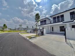 Eco world shah alam north new double storey shah alam selangor 4 bedrooms 1420 sqft terraces link houses. Murah Double Storey Terrace Eco Grandeur Type C Graham Garden Puncak Alam Property For Sale On Carousell