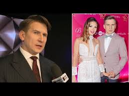 Nic w tym dziwnego, bowiem wygląda na to, że bawią się bajecznie. Tomasz Baranski Teskni Za Klaudia Halejcio Miala Wiele Fantastycznych Zalet Wideoportal Youtube