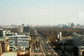 Des 17.juni 112 (charlottenburg) 1.7 km kantine im felleshus. Tu Cafeteria Lunch With A View Berlin On A Platter