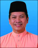 En este nombre malayo , el nombre musa es un patronímico , y la persona debe ser referida por el nombre de pila , annuar. Tan Sri Haji Annuar Bin Haji Musa Pengerusi Mara Baharu Ewarta Mara