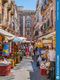 Finden sie die besten hotels in catania, italien. Der Bunte Und Klare Markt Von Catania Auf Einem Sommermorgen In Sizilien Sud Italien Redaktionelles Stockbild Bild Von Anziehung Italienisch 127931889