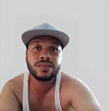 Who are some good male R&B artists?