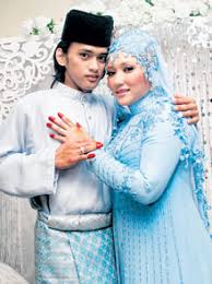 Research the raja jaafar family. Raja Azura Cerita Kita