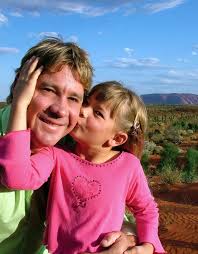 Something for everyone interested in hair, makeup, style, and body positivity. Bindi Irwin Gibt Bekannt Dass Sie Funf Monate Nach Der Hochzeit Im Zoo Mit Dem Ersten Baby Schwanger Ist Nach Welt