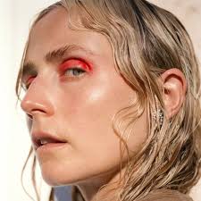 Tess James (@tessacharis) • Instagram photos and videos