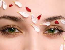If you are a brunette with brown eyes and pale skin, you can enhance your youthful natural beauty with a light makeup routine. Nine Makeup Ideas For Pretty Green Eyes Lovetoknow