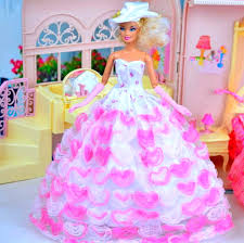 Gambar barbie memakai gaun panjang untuk diwarnai. Free Gambar Barbie Wallpaper Gambar Barbie Wallpaper Download Wallpaperuse 1