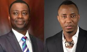 Omoyele sowore, convener of the #revolutionnow movement, has been arrested by security operatives at the federal high court in abuja. Omoyele Sowore News Latest News About Omoyele Sowore On Naija News