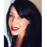 Lisa Shackley's Instagram, Twitter & Facebook