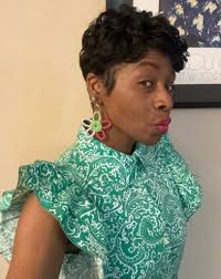 If you love 𝐧𝐞𝐮𝐭𝐫𝐚𝐥𝐬 in your home (like we do) then we've got the  perfect gift for you … or for someone you love!⁣ ⁣ Our Mary Sqaure  𝐦𝐨𝐧𝐨𝐠𝐫𝐚𝐦𝐦𝐞𝐝 𝐡𝐚𝐧𝐝 𝐭𝐨𝐰𝐞𝐥𝐬 are