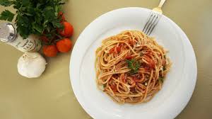 Dragi mamici, astazi gatim pentru toata familia: Paste Cu Sos De Rosii Spaghete Arrabiata Alina In The Kitchen Youtube