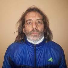 Una de las hijas salió a gritar. 8opfzjm P30yrm