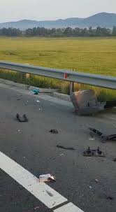 Un bărbat a fost rănit după ce nu a mai putut evita impactul dintre autoutilitara pe care o conducea şi un autotren. Un BÄrbat A Murit Pe Autostrada Deva OrÄstie DupÄ Ce A Adormit La Volan Video Stirileprotv Ro