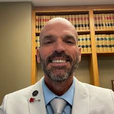 Pick your favorite Lakers courtside fit ✨