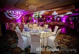 The Emerald Ballroom At The Radisson Freehold Is The Perfect Wedding Venue For Couples Who Want A More Inmate Recept Perfect Wedding Venue Nj Weddings Ballroom