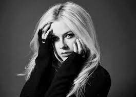 Born september 27, 1984) is a canadian singer, songwriter and actress. Avril Lavigne Auf Head Above Water World Tour 30 03 2020 Im Zenith Munchen Nachrichten Munchen