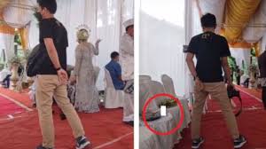 Pacar dan ibumu sama sama dalam bahaya. Dzz Bp7z2n1pdm