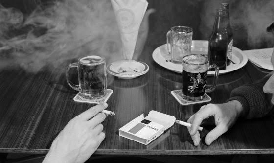 Resultado de imagen de fumadores’ y ‘tomadores"