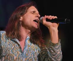 Laguna Beach singer and Yes carry