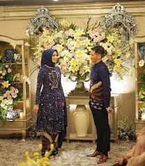 Mantan kekasih citra kirana, yakni ali syakieb pun jadi sorotan publik. Foto Lamaran Citra Kirana Dan Rezky Aditya Grogi Dan Romantis Jadi Satu Kapanlagi Com