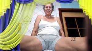 Velha lukerya sexy. Calças compridas com renda cortada na buceta. vista  inferior. buceta peluda e bunda grande e redonda. | xHamster HD phone wallpaper