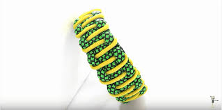 Learn new paracord knots and bracelets with high quality photo tutorials from paracord planet. 74 Diy Paracord Bracelet Tutorials Explore Magazine