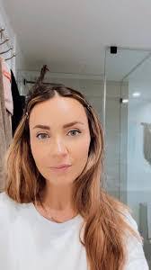 Janelle Bell's Instagram, Twitter & Facebook