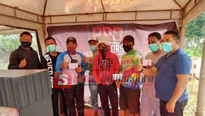 Gudang é uma merda, levei 1 mes e meio pra fumar uma carteira inteira tem maconha? Gudang Garam Grenjeng Bojonegoro Jual Rokok Surya Pro Mild Murah Harga Terbaru 2020 Produk Rokok Gudang Garam Yang Mungkin Telah Familier Di Telinga Anda Adalah Gudang Garam Merah Dan Gudang Garam Signature