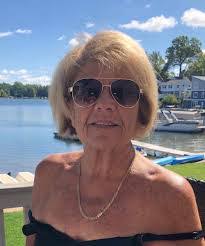 Mary Brey's Instagram, Twitter & Facebook