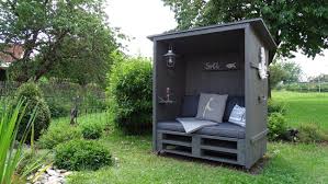 Lieblingsplatz In 2020 Strandkorb Aus Paletten Mobel Aus Paletten Hollywoodschaukel Selber Bauen