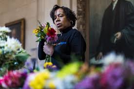 Have vibrant, beautiful flowers delivered to a loved one for any occasion such as holidays or birthdays by sending the best flowers available in all of brooklyn. Brooklyn Nonprofit Recycles Flowers To Spread Joy