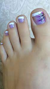Uñas violetas con lunares de colores y detalles bancos. 35 French Manicure Designs Check Out The Cute Quirky And Incredibly Unique Nail Desig Arte De Unas De Pies Disenos De Unas Pies Disenos De Unas De Los Pies