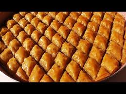 Bu Tarifle Baklava Yapamayan Kalmayacak Tum Cevaplar Videoda Evbaklavasi Tepsibaklavasi Tatli Youtube Baklava Hot Dog Buns Food