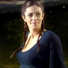 Featuring classic outfits and weapons, here are the gotham city sirens, harley quinn, catwoman, and poison ivy. Shawna Waldron Bio Affair Single Net Worth Age Nationality Height Actress