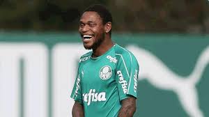 Luiz adriano is 33 years old luiz adriano statistics and career statistics, live sofascore ratings, heatmap and goal video. Luiz Adriano Volta Aos Treinos No Palmeiras E Pode Retornar Diante Do Ceara Jovem Pan