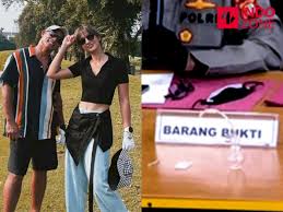 Hasil tes urine menjukkan nia ramadhani, ardi bakrie, dan sopir mereka positif menggunakan sabu. 5wfsmjzryqlxsm