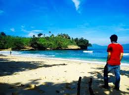 Selain itu di sekitar pantai ini juga masih ada beberapa pantai lain yang sering dikunjungi wisatawan. 23 Daftar Pantai Di Tulungagung Jawa Timur