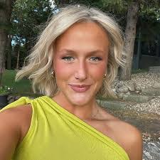 Annie Witt's Instagram, Twitter & Facebook