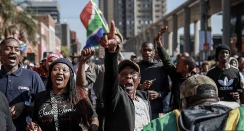 Thousands march against illegal migrants in South Africa | THE DAILY TRIBUNE  | KINGDOM OF BAHRAIN