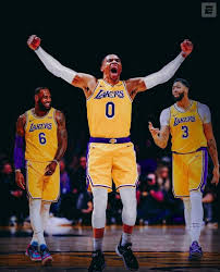 從nba finals 結束 暴龍奪冠之後 緊接而來的就是這筆重磅的交易 鵜鶘的戴維斯(anthony davis) 和湖人用了球哥(lonzo ball) 英格姆(brandon ingram) 哈特(josh hart) 還有一些的選秀籤 交易 然而一個巨星降臨湖人 和lbj聯手 這樣真的是好事嗎？ Qhzlufzjs40fgm