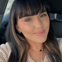 Caitlin Hutton's Instagram, Twitter & Facebook