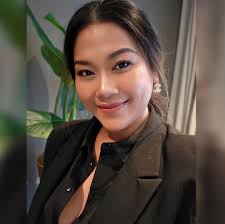 When a woman makes the tough decision to leave, it's after she's poured her  heart and soul into a relationship, only to find her efforts consistently  unmet and her trust repeatedly broken.