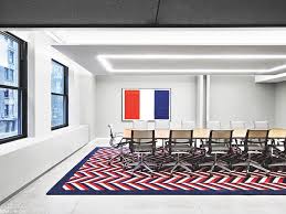 Env Salutes Tommy Hilfiger S Patriotic Traditions At The Fashion Brand S Nyc Office Interior Design Magazine Workspace Design Corporate Design