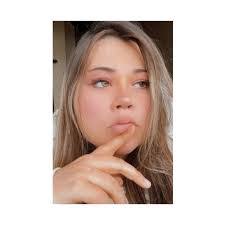 Jessica Monk's Instagram, Twitter & Facebook