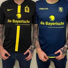 Jul 03, 2021 · junglöwe julian bell wird das neue auswärtstrikot geklaut, nach dem spiel gegen den sv ried stimmen einige anhänger das scheichlied an: Tsv 1860 Das Neue Nike Auswartstrikot In Den Munchen Stadtfarben