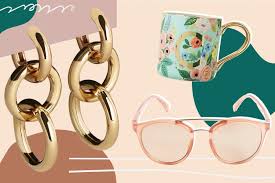 Consider gifts that can help graduates navigate life after high school. 15 Cute Affordable Graduation Gifts Ideas Under 25 Best Gifts For Recent Grad Hellogiggles