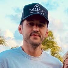 Wesley Hoke's Instagram, Twitter & Facebook